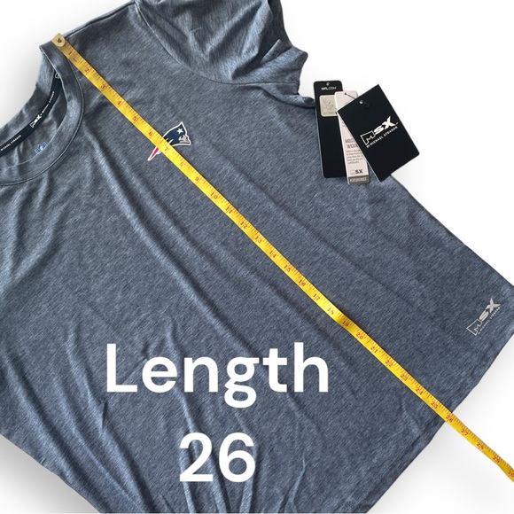 NWT NFL Fan Gear Woman’s New England Patriots Logo T-Shirt Size Large - Picture 8 of 16